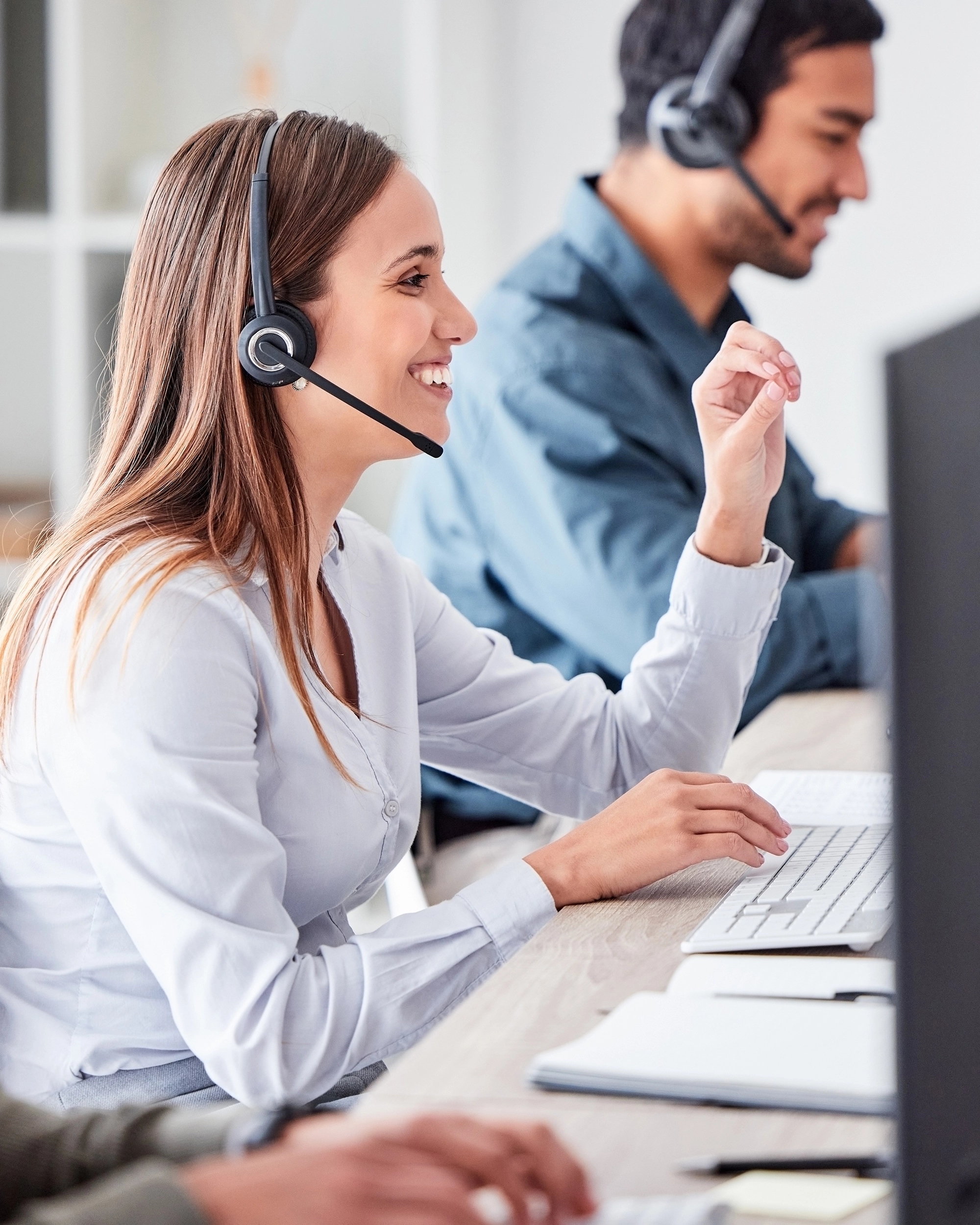 woman in call centre using nimbus workforce management software